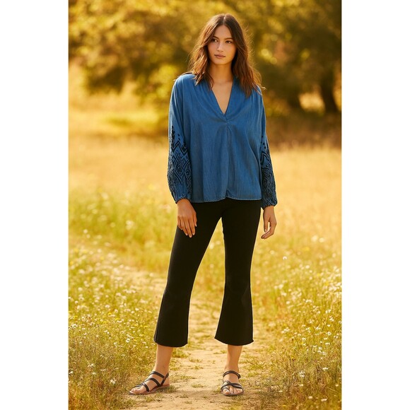 Chico's Embroidered Popover Top Size Large (2) Blue Chambray V-Neck Boho Women's - Picture 1 of 9